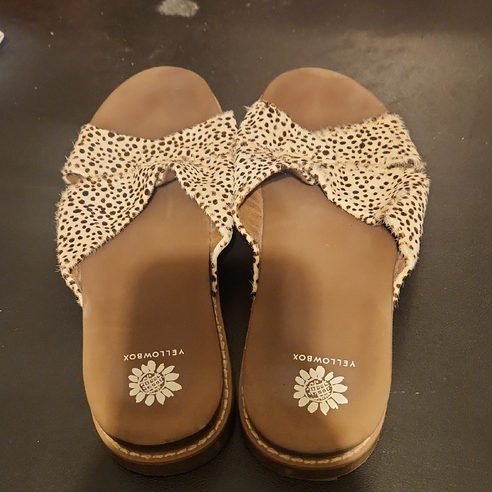Yellow Box Women's Leopard Print Sandals SZ 9